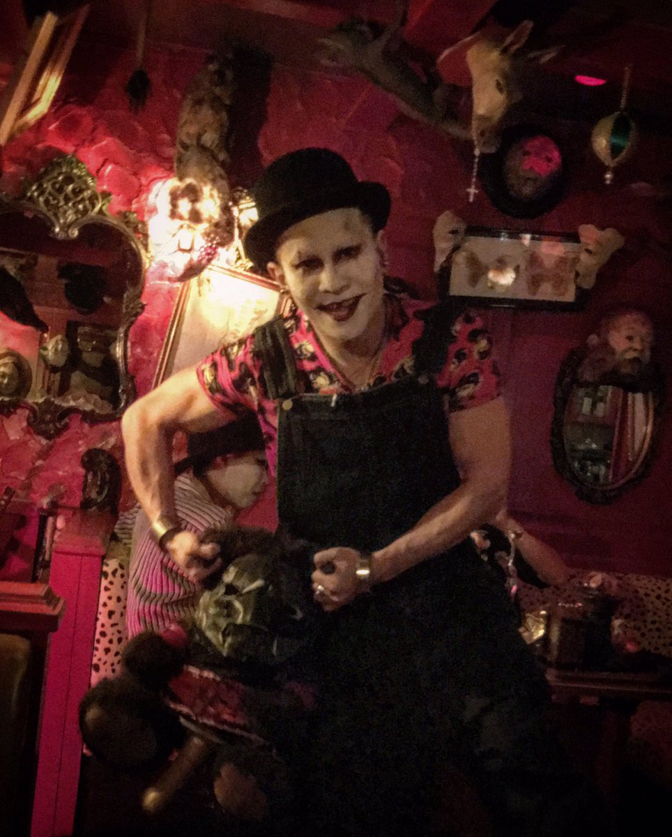 Kinguu Bar – Horror/Fetish Themed Absinthe Bar – Osaka – Japan